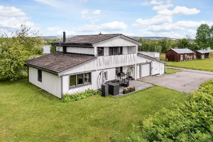 Image 1 of 20 of Barnhemsvägen