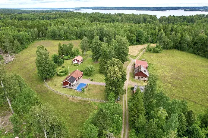 Farm, Tåtorp Västra Sjötorp, Herrljunga. Photo 1 of 40