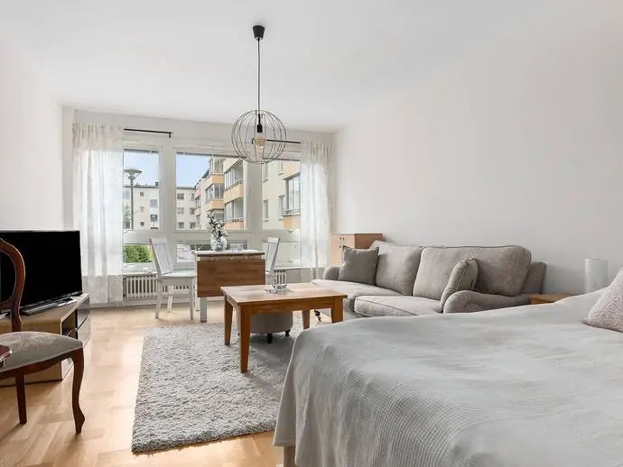 Bild 1 av 11 på Drottninggatan 113