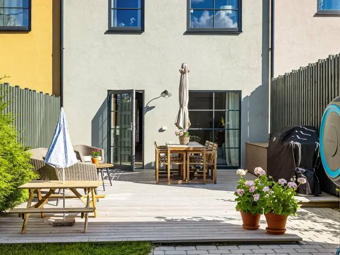 Semi-detached/terraced, Gyllenstiernas allé 119. Photo 1 of 20