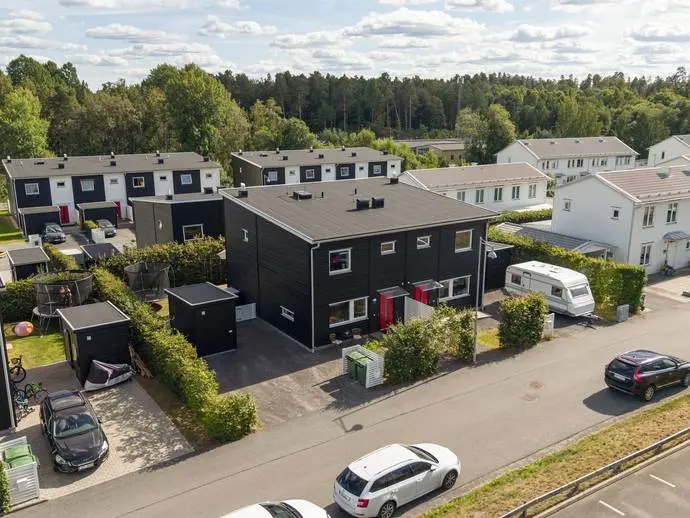 Image 1 of 20 of Drivhusvägen 16