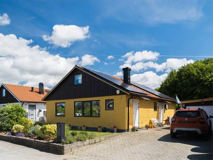 Image 1 of 20 of Kungsåkersvägen 3