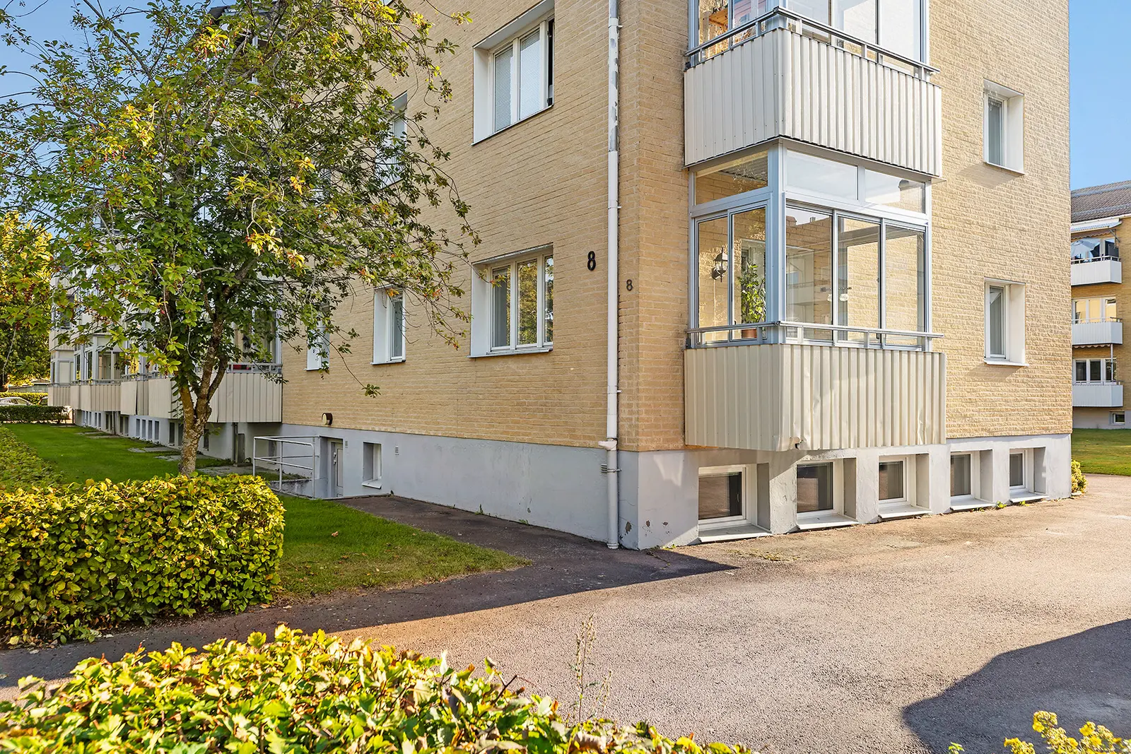 Bild 1 av 5 på Drottning Kristinas Väg 8A