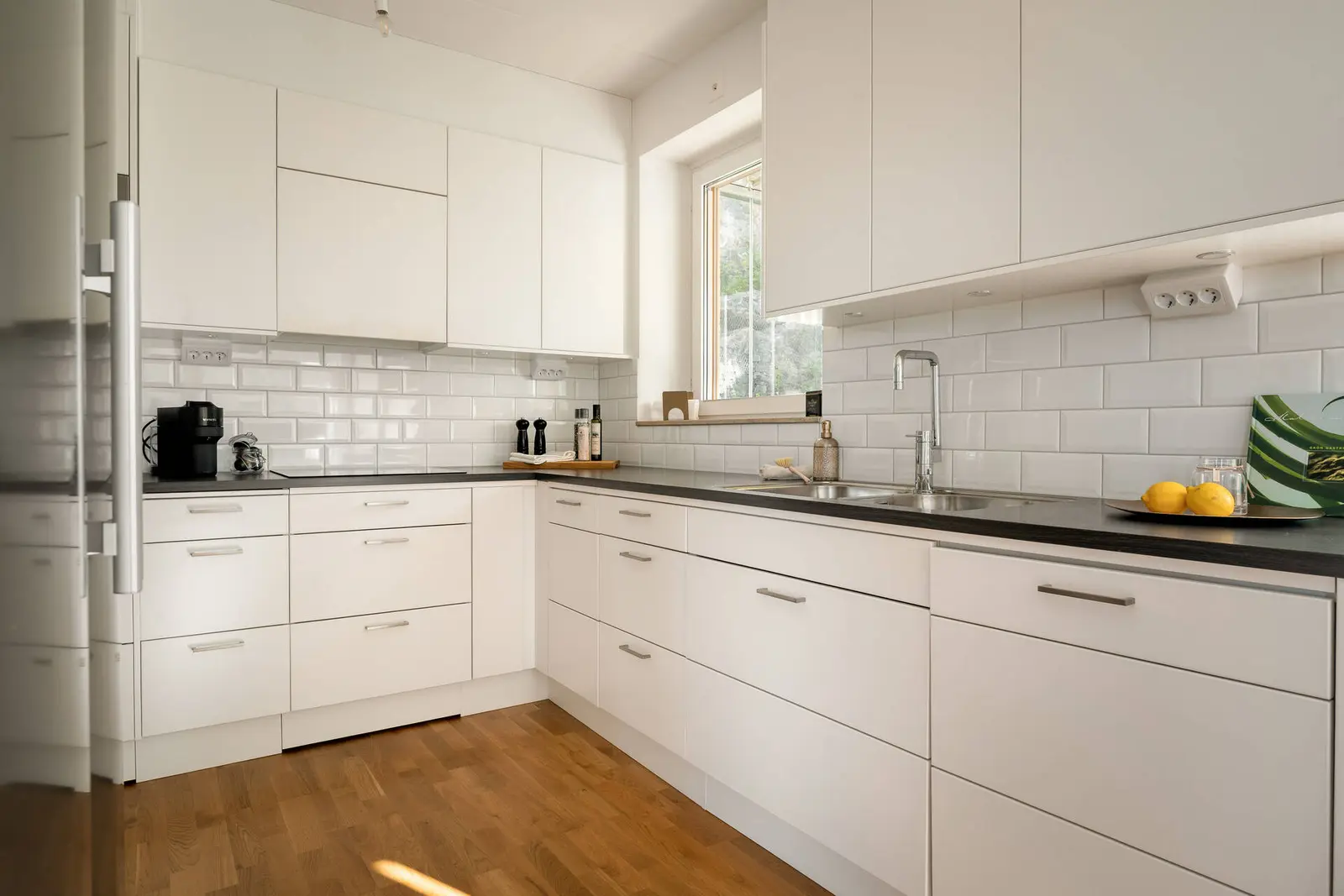 Lägenhet, Tollareslingan 26, Saltsjö-Boo. Bild 1 av 33
