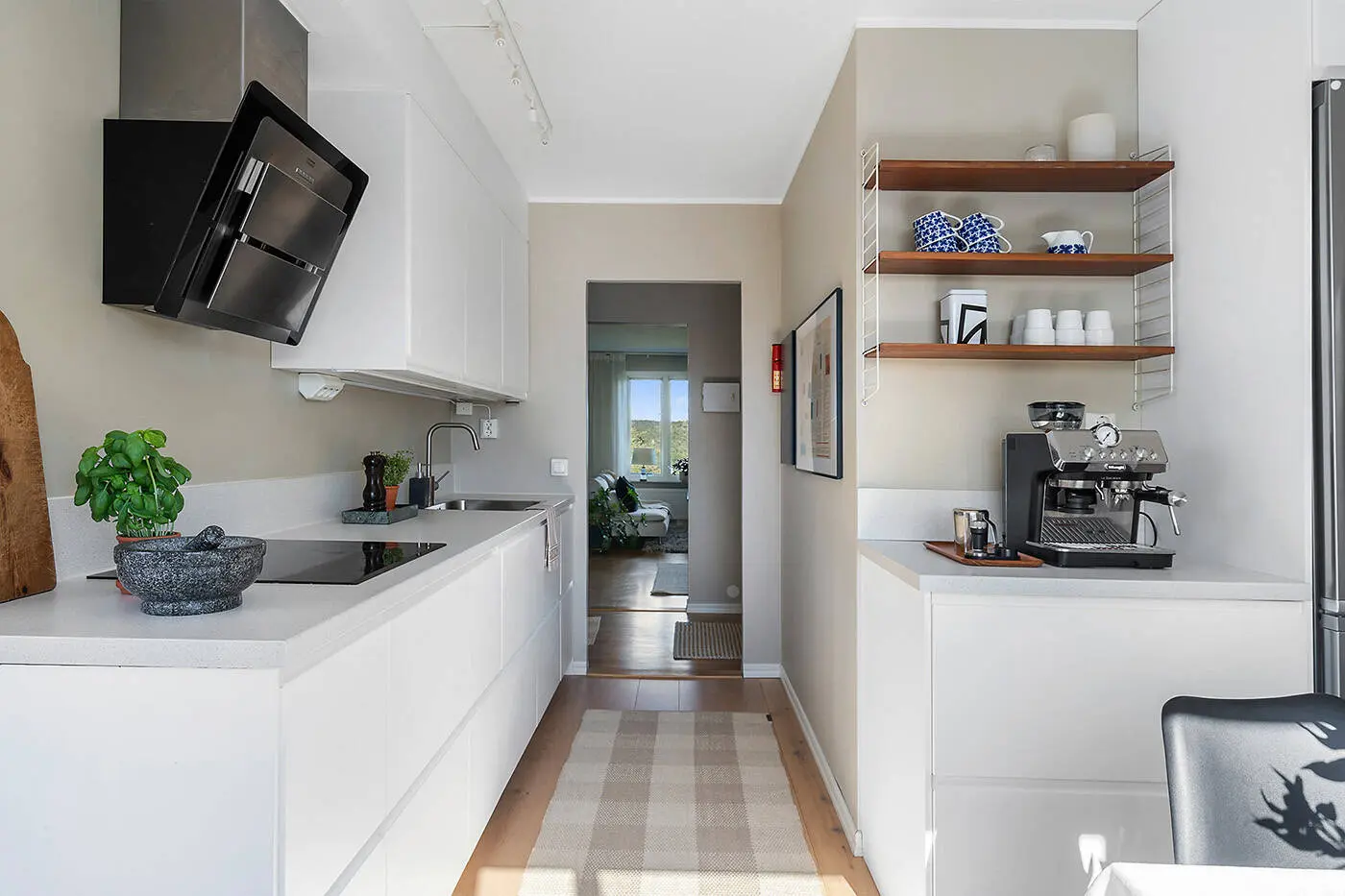 Apartment, Skogsmilsgatan 15, Västra Frölunda. Photo 1 of 27
