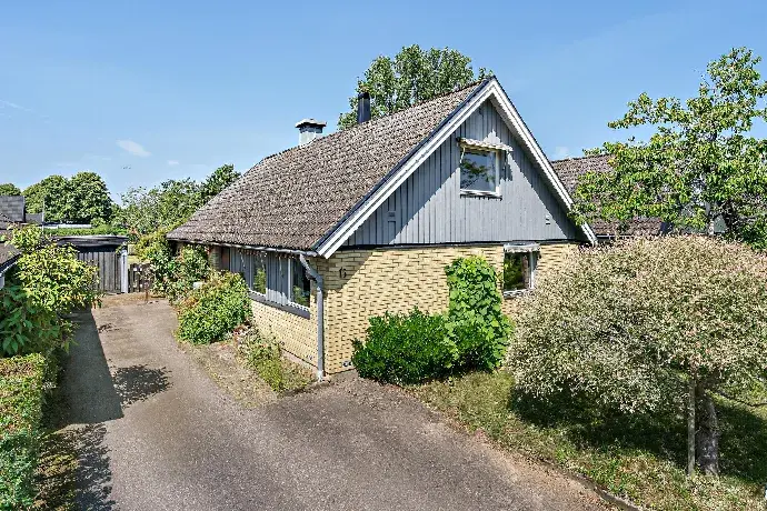 Villa, Humlegatan, Hässleholm. Bild 1 av 18