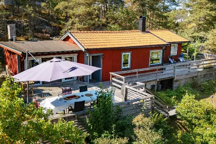 House, Mokärrsvägen, Tyresö. Photo 1 of 40