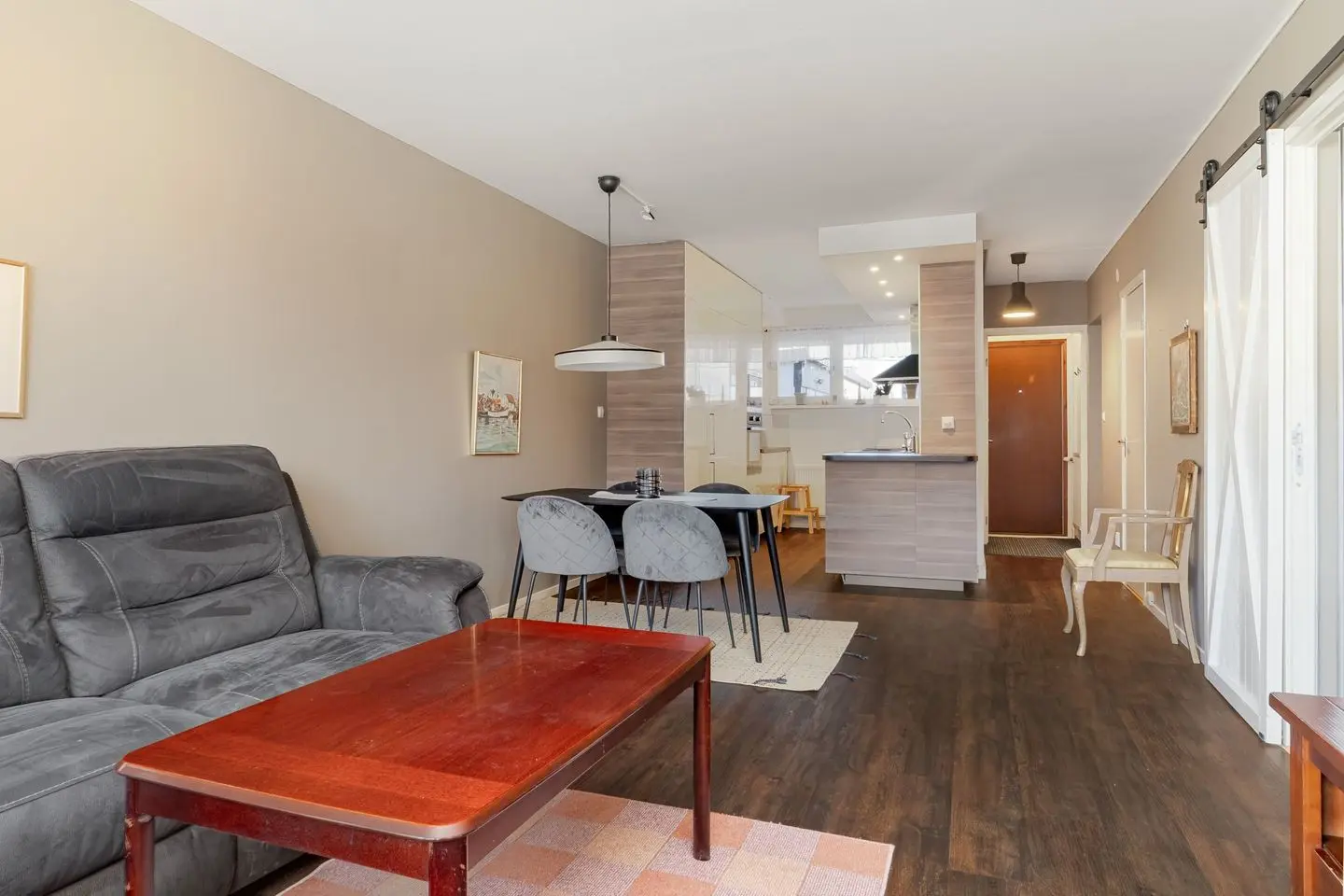 Apartment, Kyrkogatan, Avesta. Photo 1 of 24