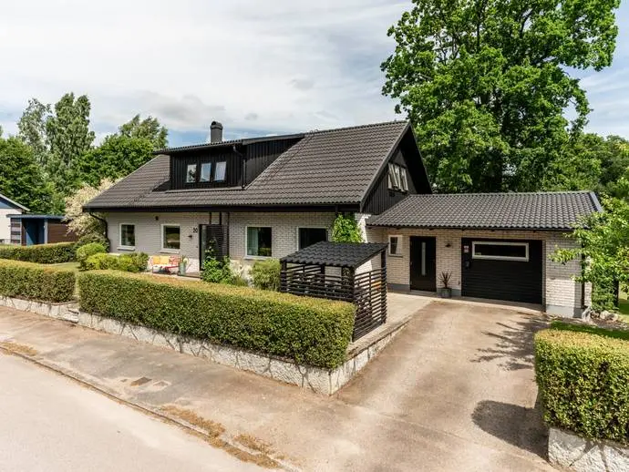 Bild 1 av 20 på Snapphanevägen 20