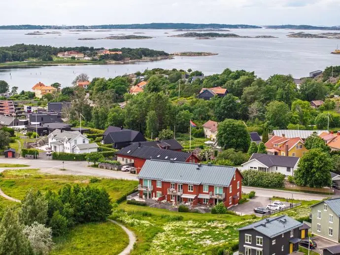 Image 1 of 20 of Brottkärrs byväg 5