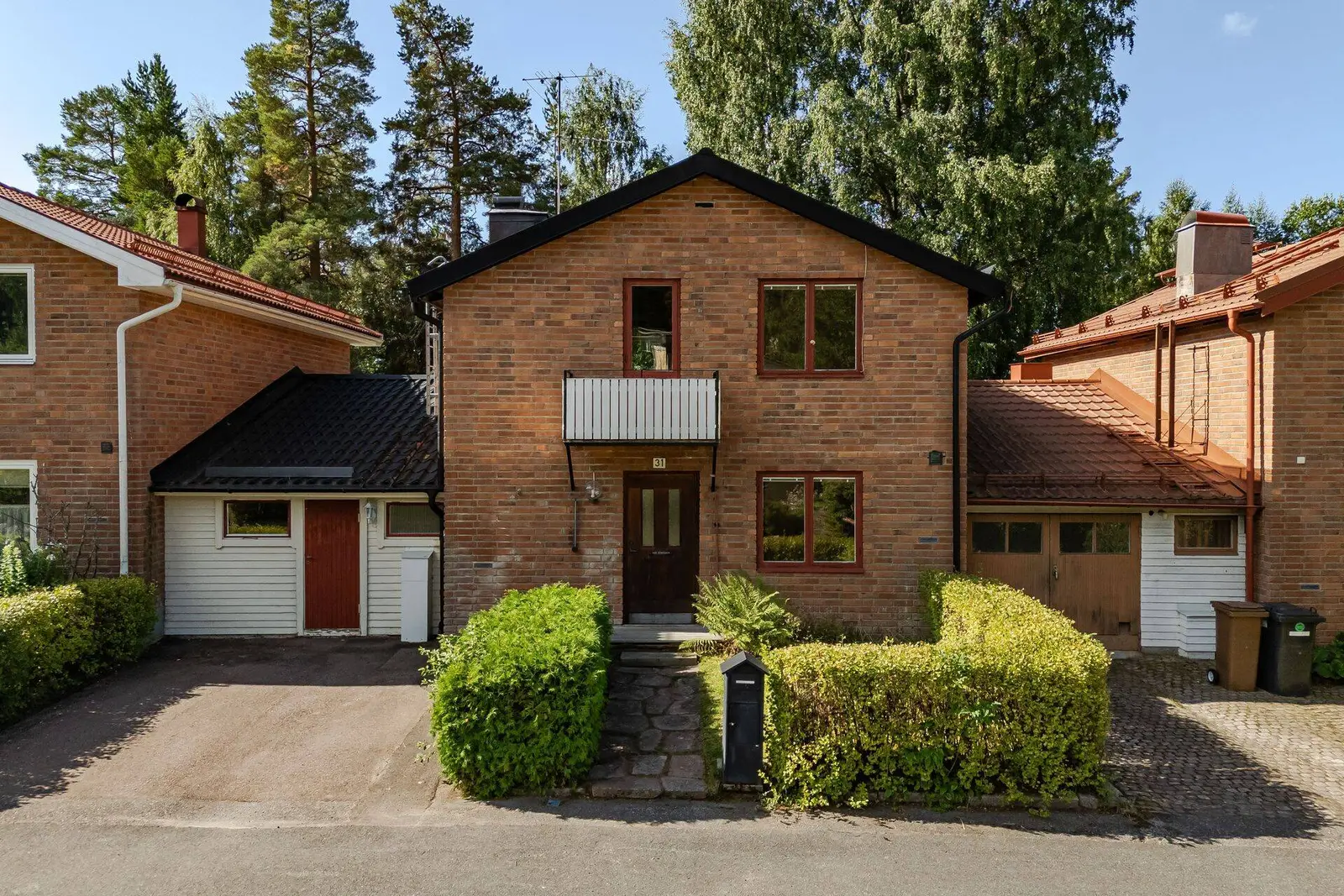 Villa, Slalomvägen 31, Falun. Bild 1 av 36