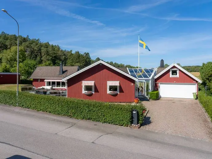 Image 1 of 20 of Torekullevägen 18