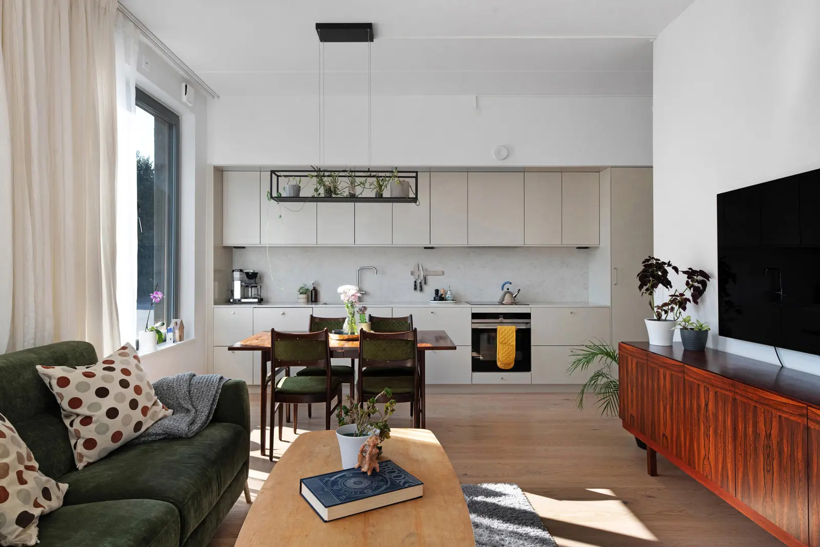 Lägenhet, Johan Skyttes Väg 212, Stockholm. Bild 1 av 33