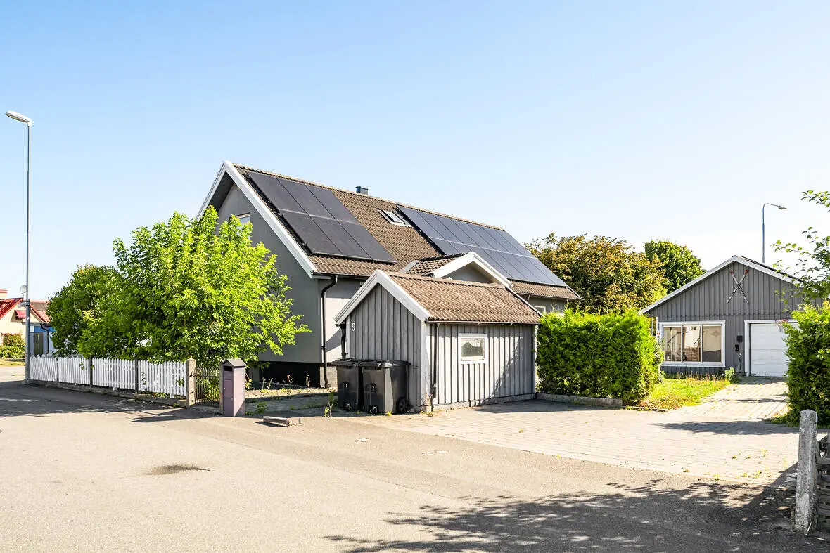 Villa, Åsumlundsvägen 9, Kristianstad. Bild 1 av 16
