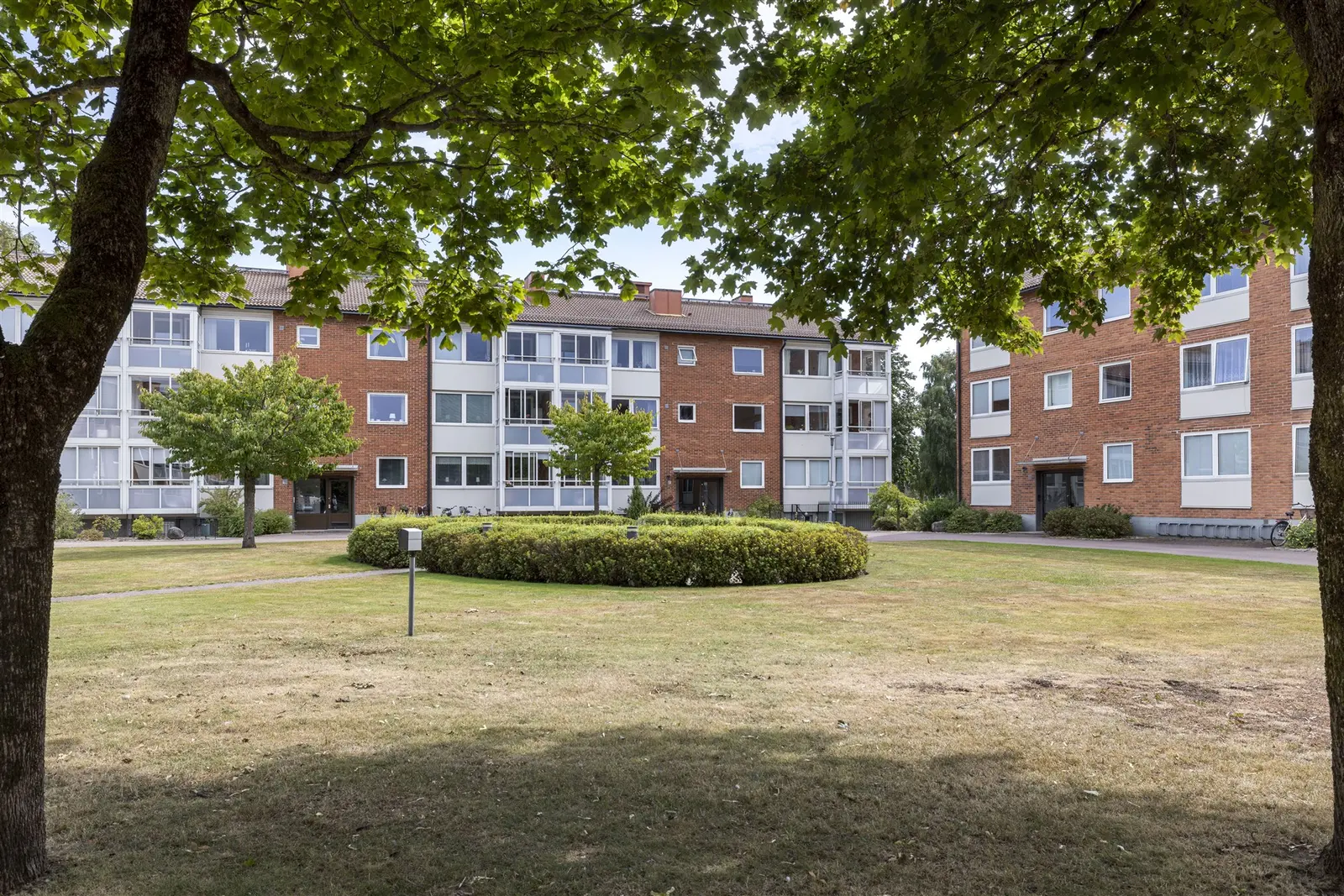 Bild 1 av 18 på Hemmansvägen 43