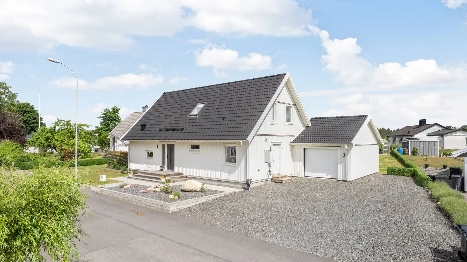 Villa, Ängamöllevägen 5, Kristianstad. Bild 1 av 20