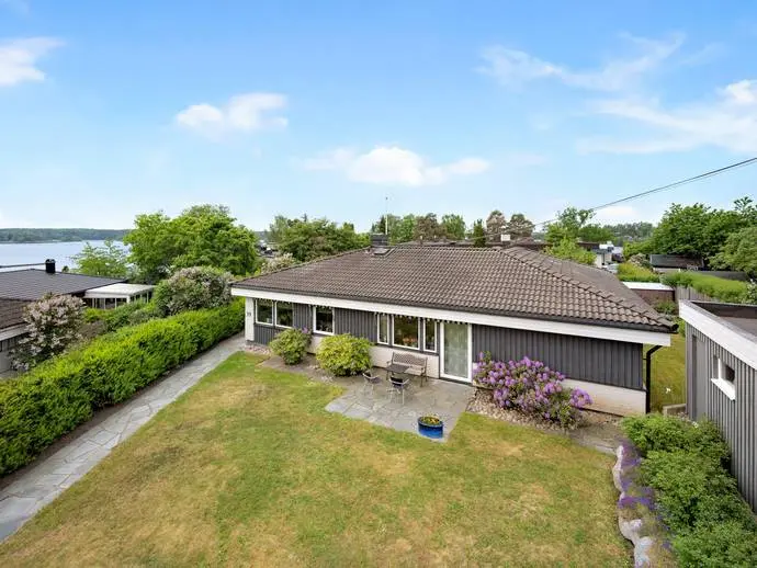 Villa, Bruksvägen 39. Bild 1 av 20