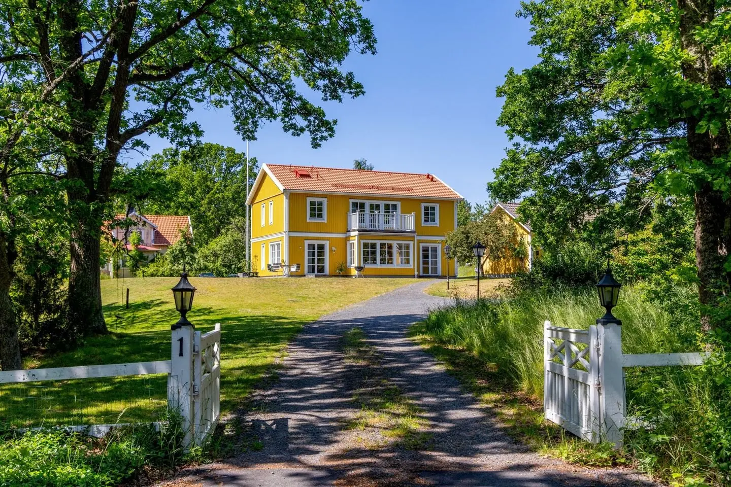 Image 1 of 29 of Rotviks gård 1