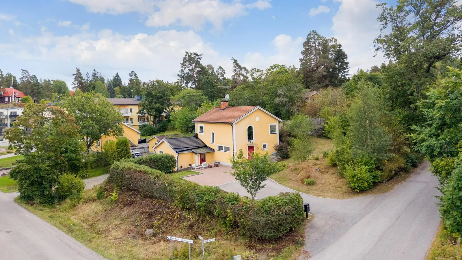 Villa, Hagavägen, Salem. Bild 1 av 20