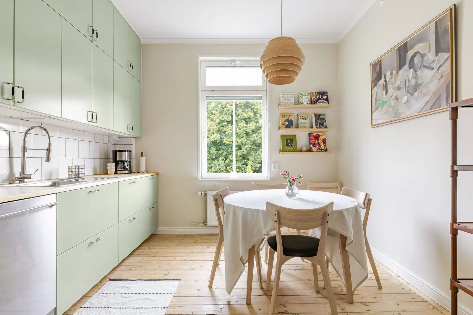 Bild 1 av 37 på Kvarngärdesgatan 8A