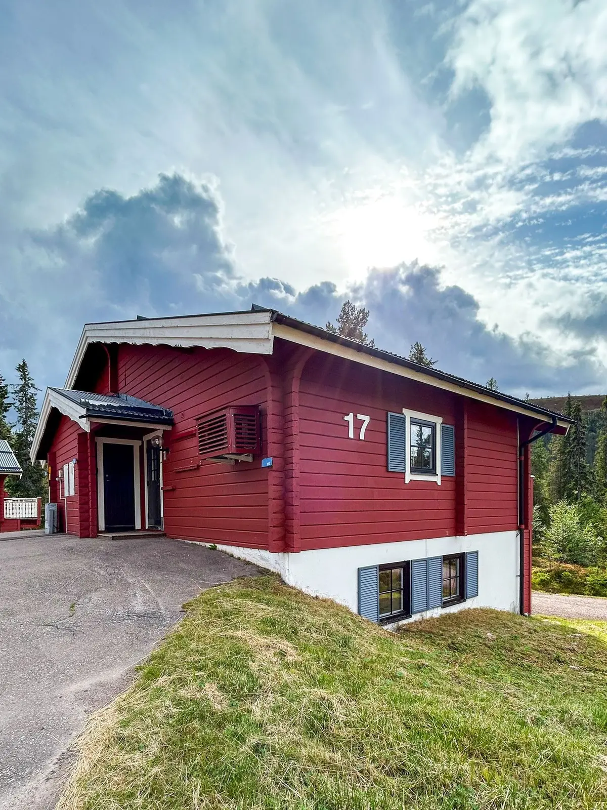 Bild 1 av 22 på Röda Byn