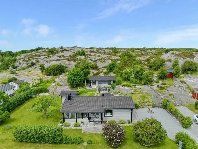 Bild 1 av 20 på Katteviksvägen 31