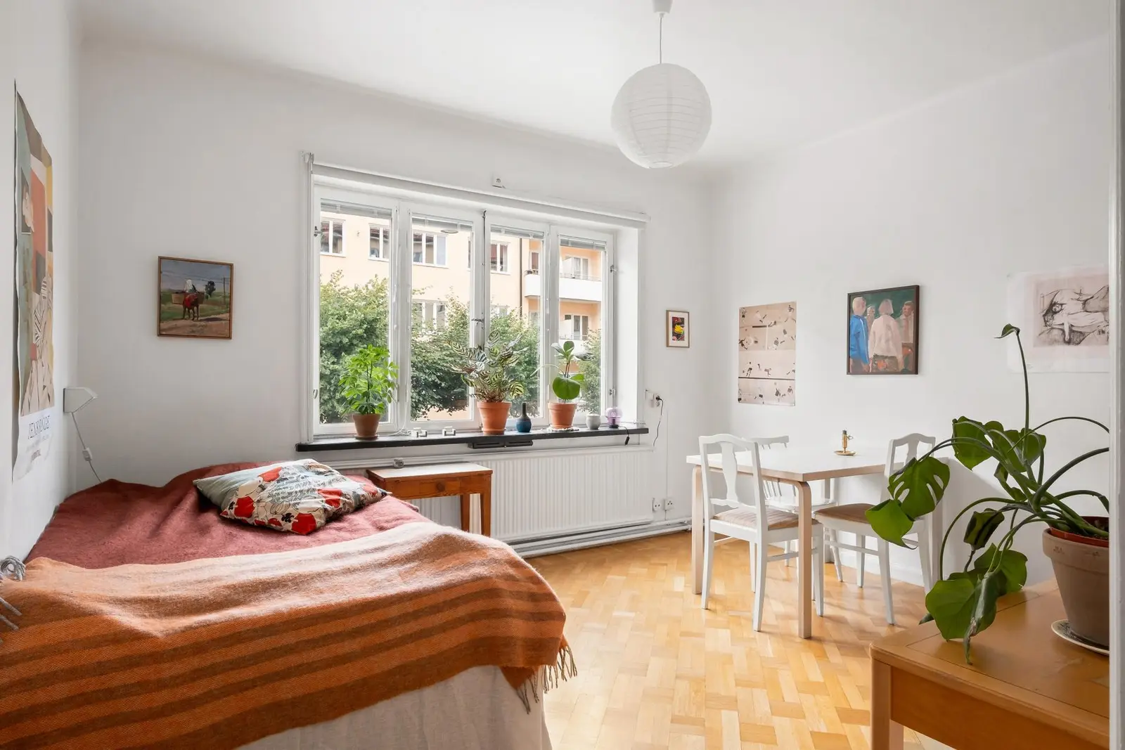 Lägenhet, Ernst Ahlgrens Väg 5, Stockholm. Bild 1 av 25
