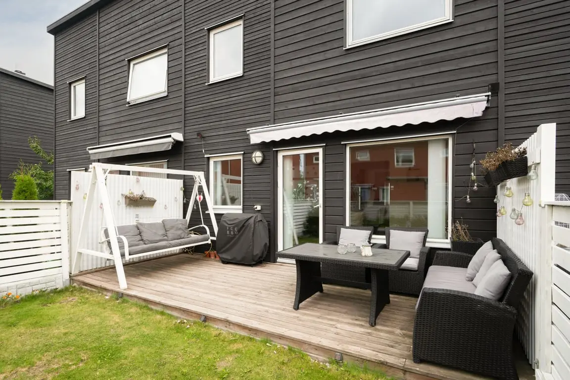 Par-/radhus, Näverlavsvägen 42, Södertälje. Bild 1 av 4