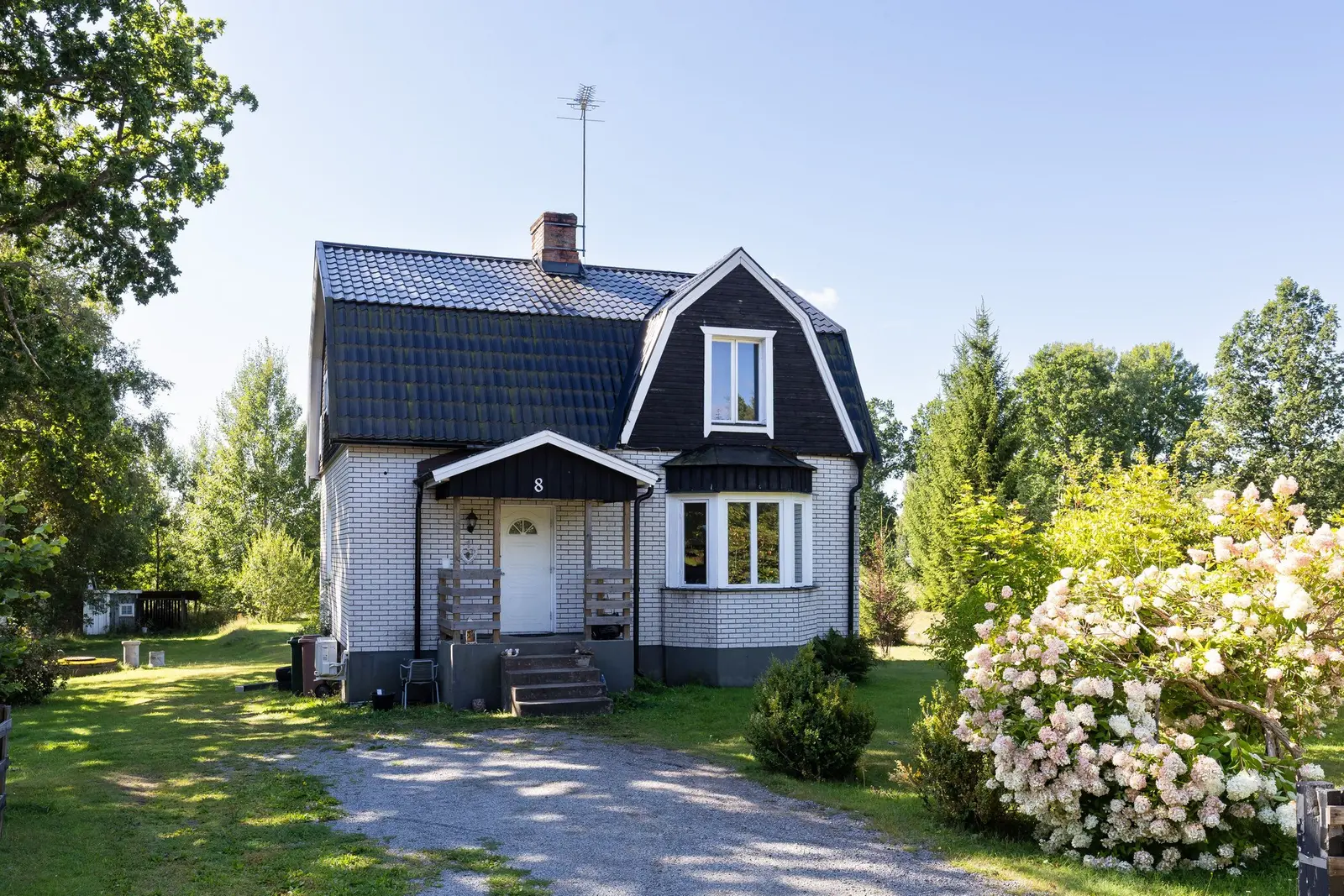 Bild 1 av 9 på Skutarydsvägen 8