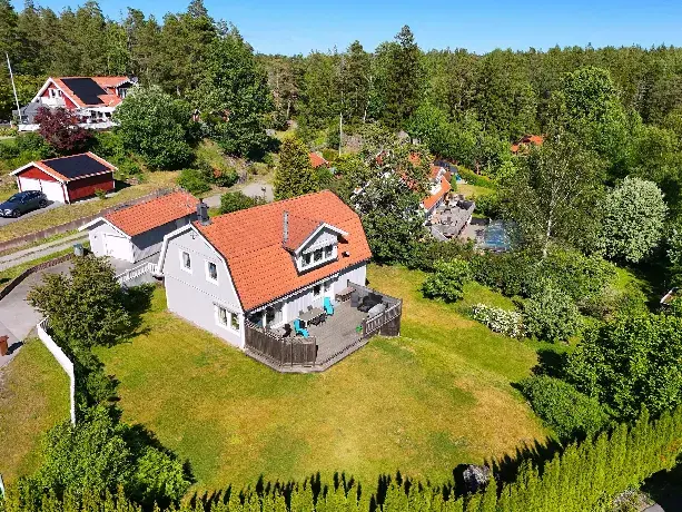 House, Torparevägen, Tyresö. Photo 1 of 40