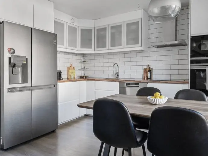 Lägenhet, Sadelgatan 168. Bild 1 av 20