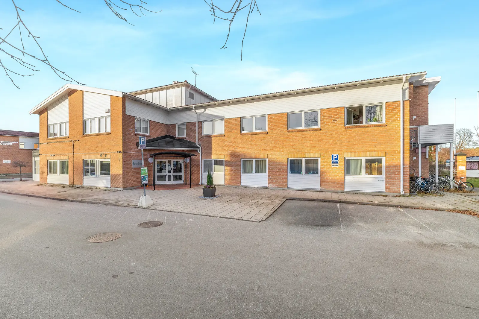 Bild 1 av 20 på Företagsallén 2