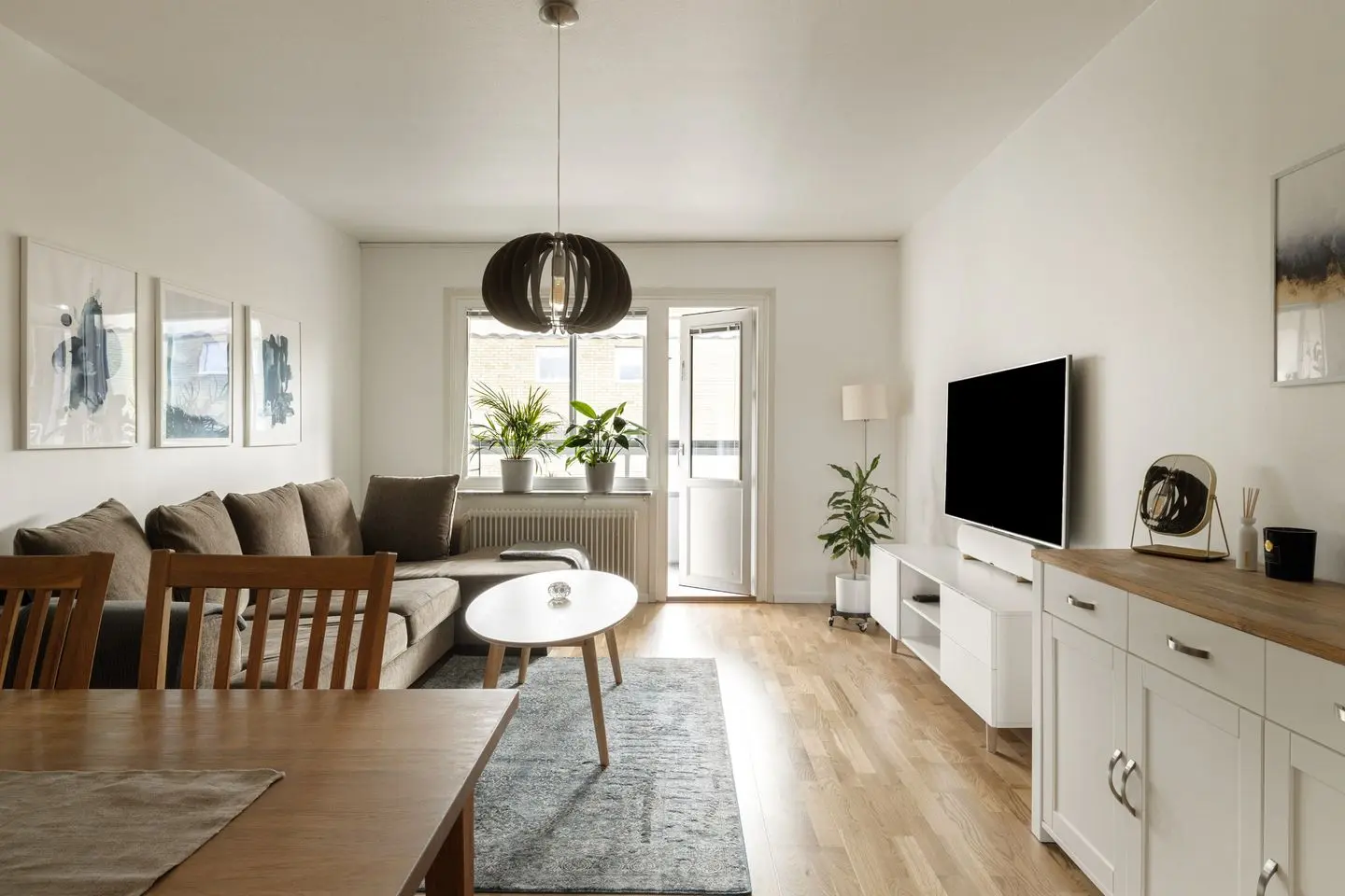 Bild 1 av 20 på Stockrosgatan 69
