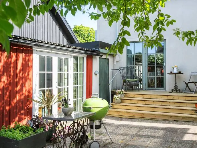 Image 1 of 20 of Magasinsgatan 30A - 30B