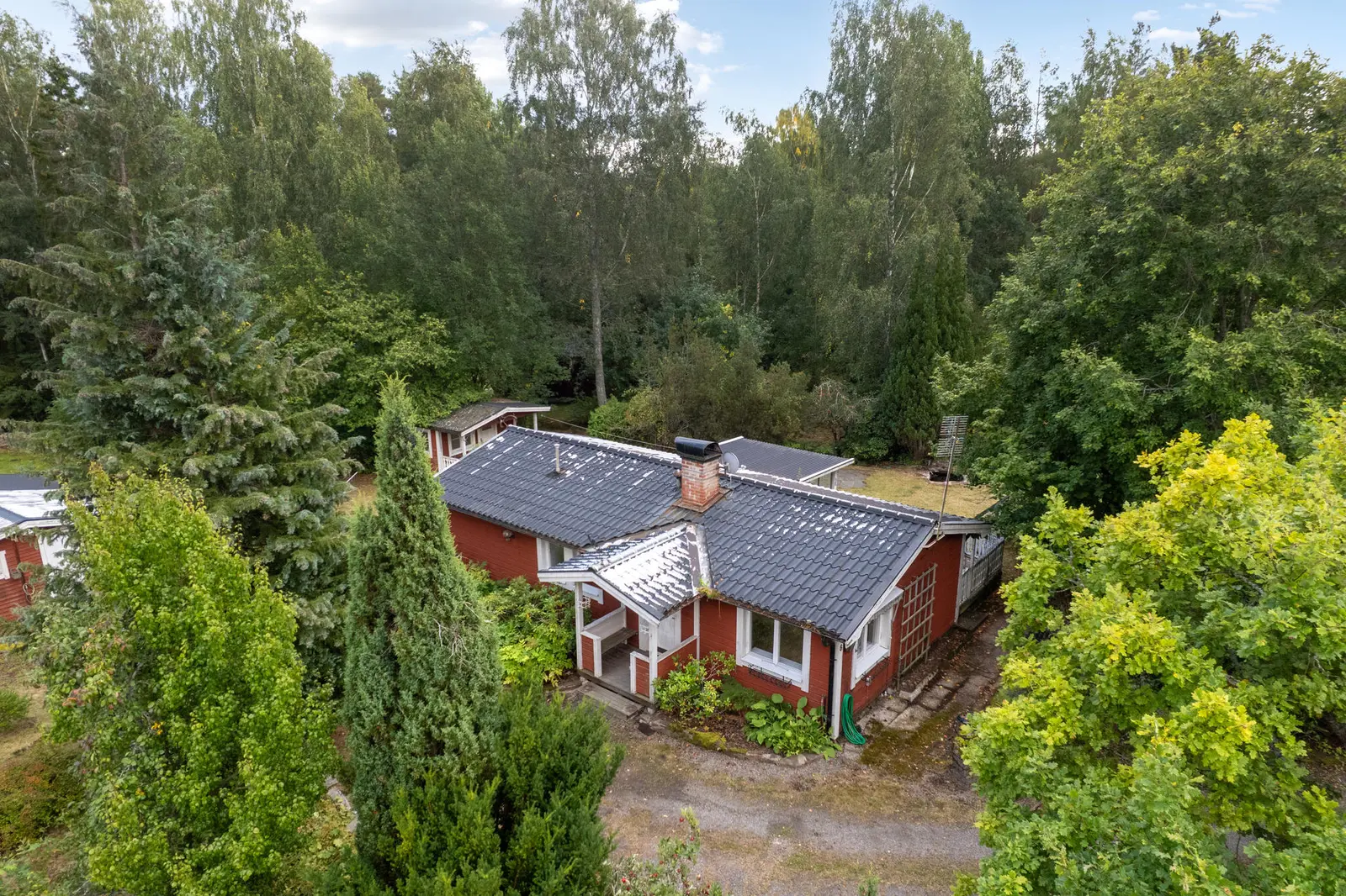 Bild 1 av 15 på Björnfotsvägen 6