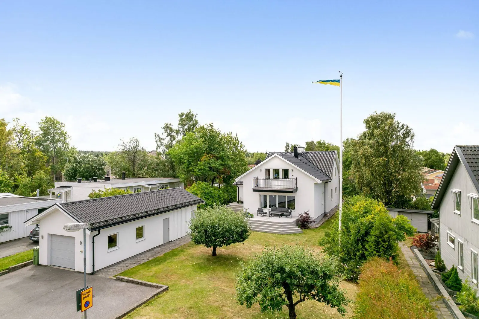 Bild 1 av 40 på Peders gränd 6