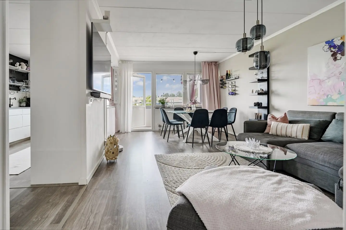Lägenhet, Holmvägen 44, Upplands Väsby. Bild 1 av 34