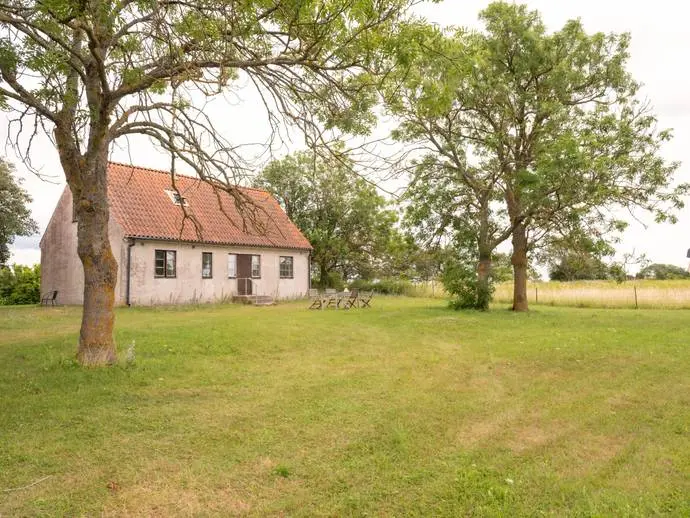 Image 1 of 20 of Fårö Friggars 2443
