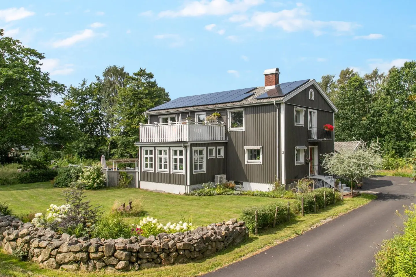 Bild 1 av 57 på Träslövs by 12