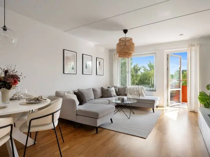 Lägenhet, Safirgatan 5, Stockholm. Bild 1 av 20