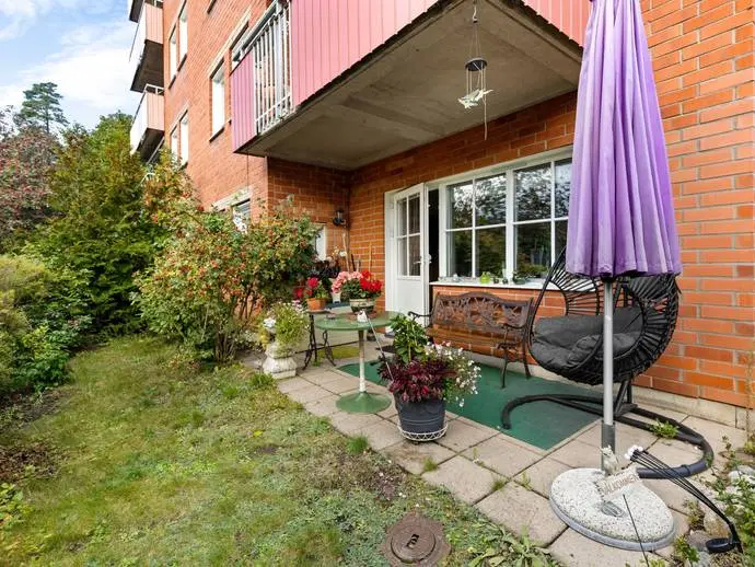 Bild 1 av 20 på Rödhakevägen 1