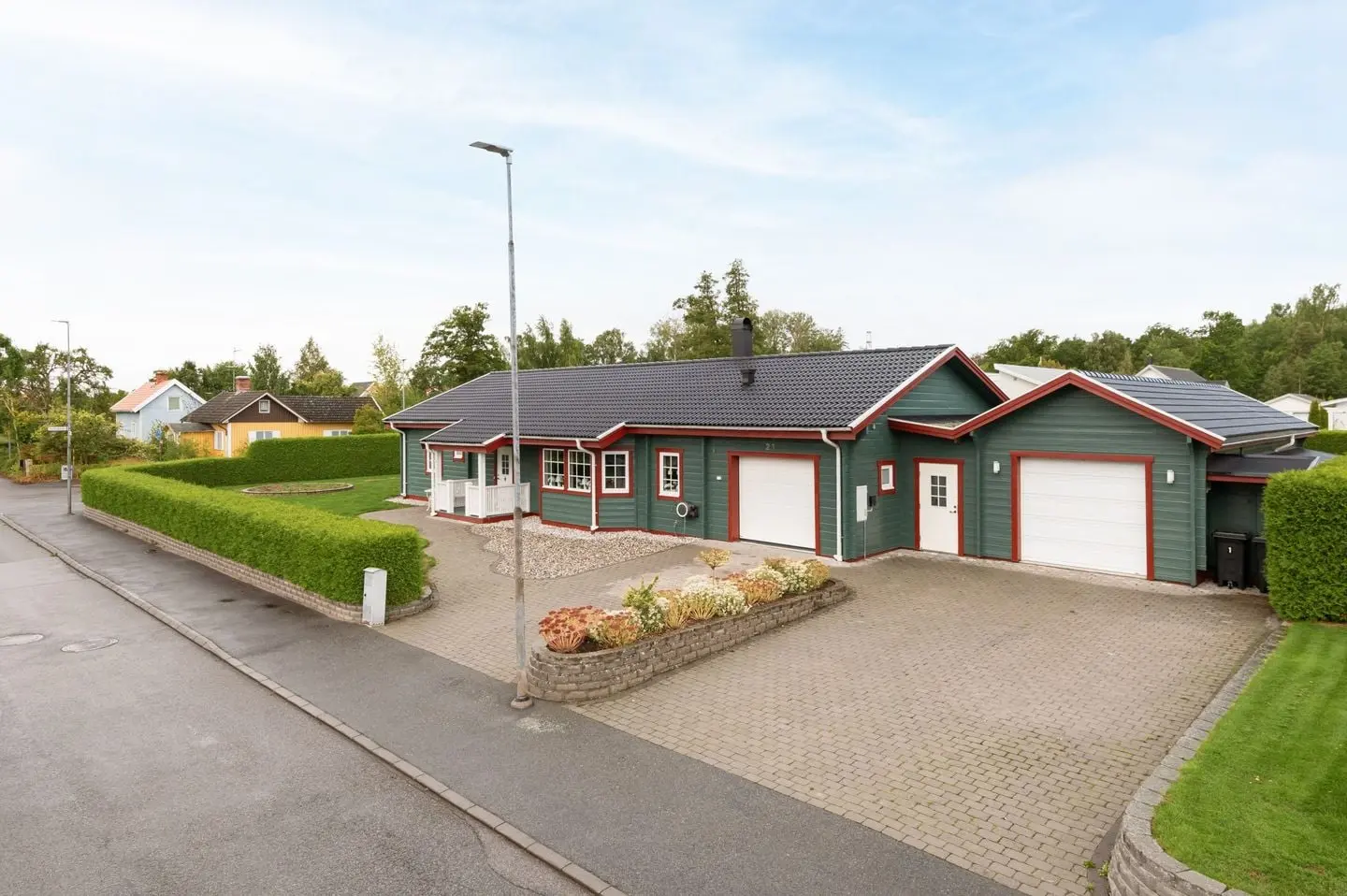 Villa, Borenshultsgatan 21, Motala. Bild 1 av 32