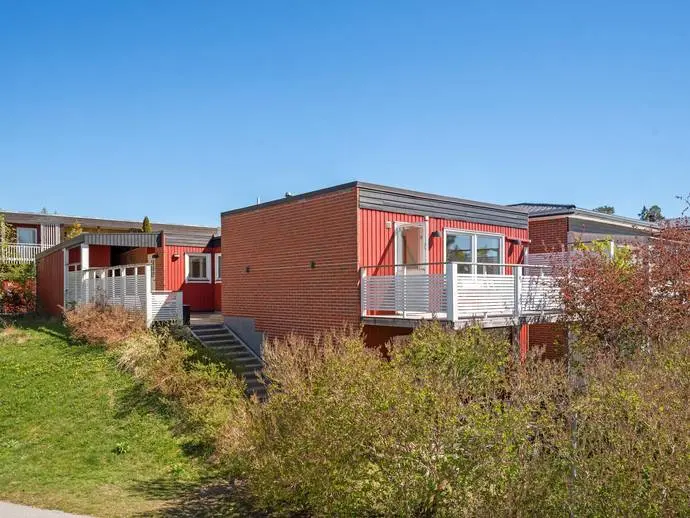 Bild 1 av 20 på Bivägen 15