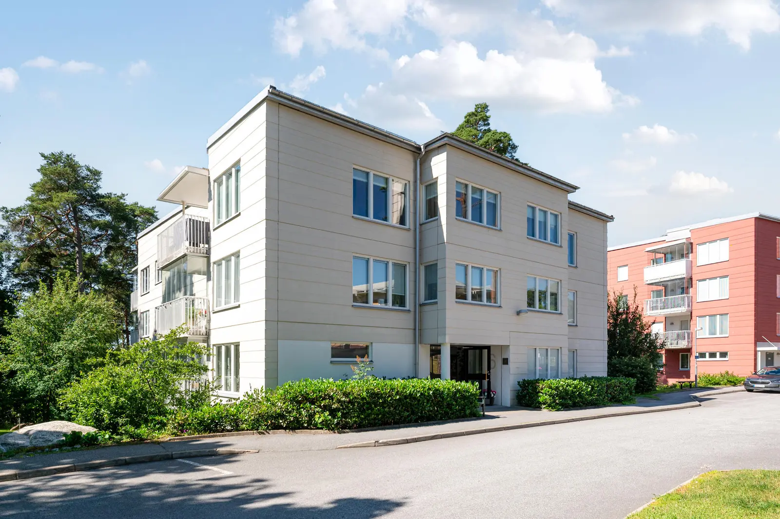 Bild 1 av 15 på Bruksgatan