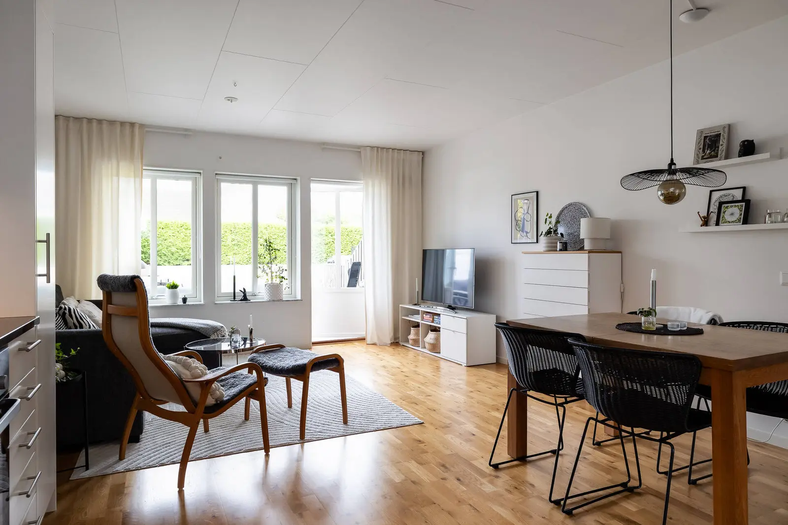 Lägenhet, Norra Belltorpsvägen 14B, Örebro. Bild 1 av 23