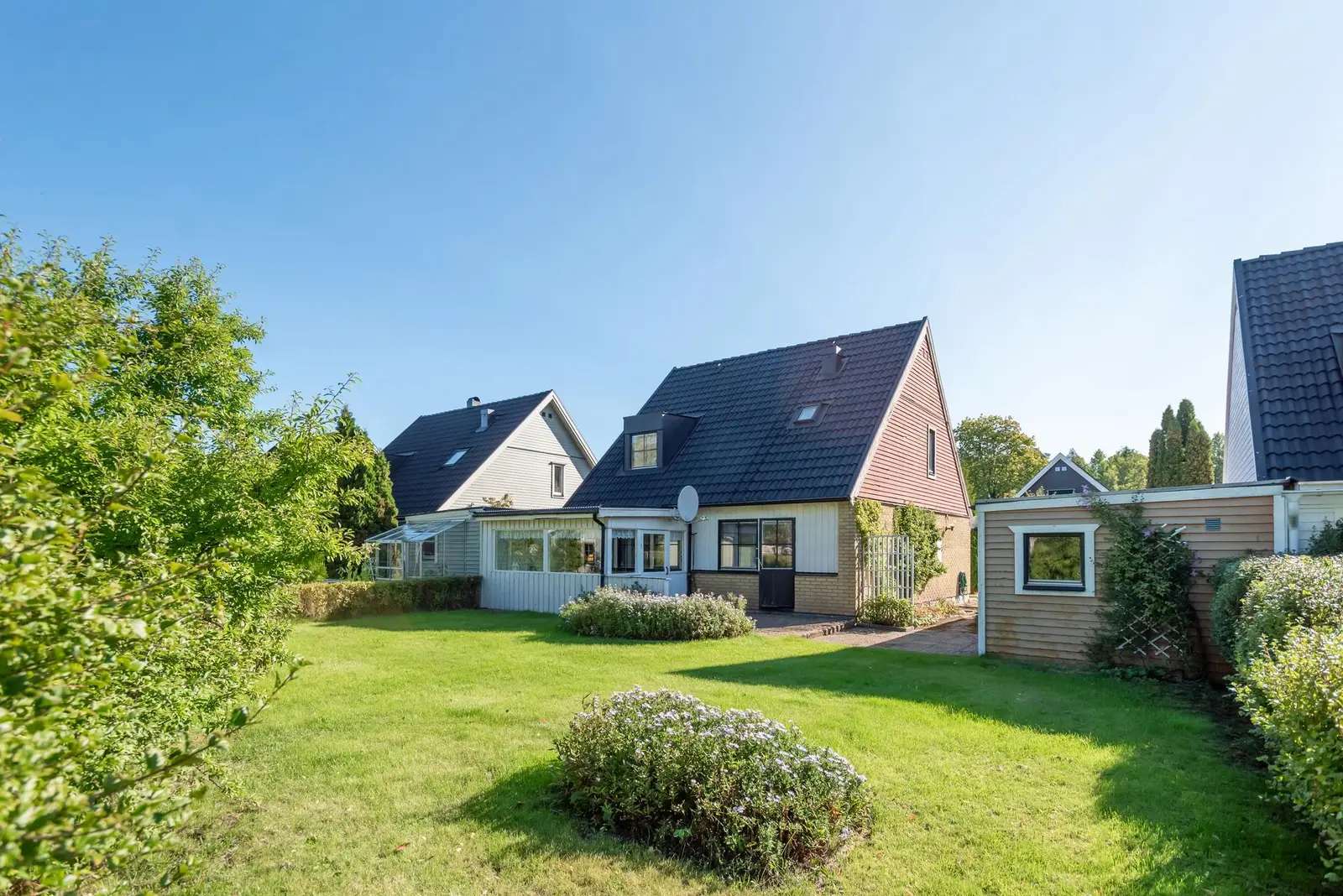 Par-/radhus, Höjdhoppsvägen 38, Karlskoga. Bild 1 av 20