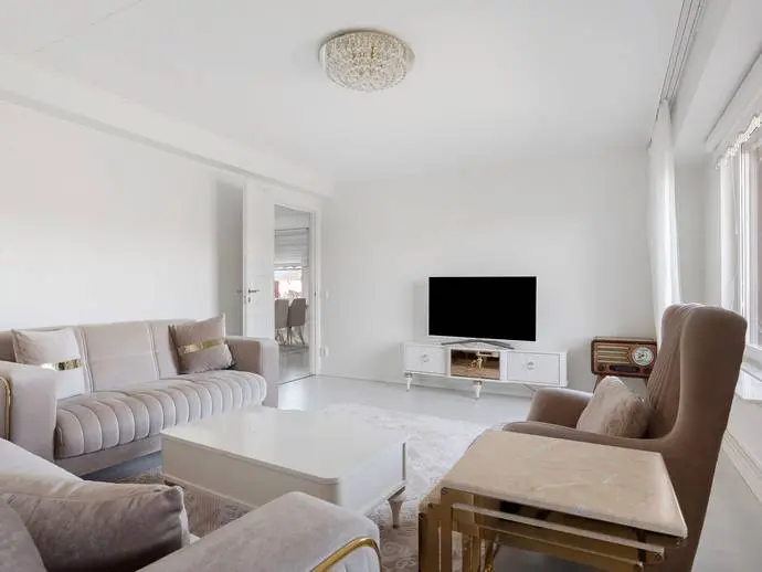 Par-/radhus, Myrstuguvägen 153. Bild 1 av 20