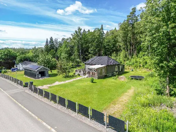 Bild 1 av 8 på Skjutbanegatan 11