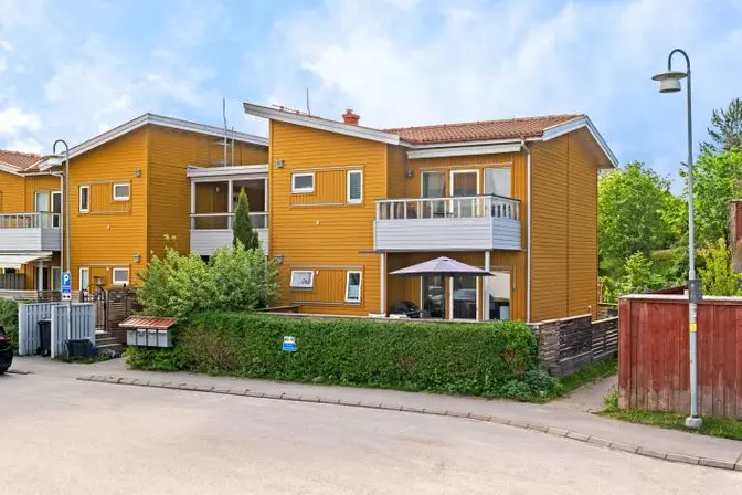 Image 1 of 33 of Visirvägen 22
