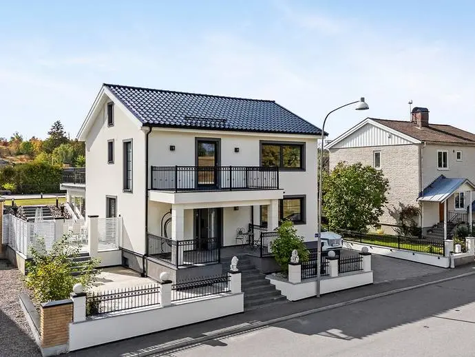 Villa, Klingsbergsgatan 9. Bild 1 av 20